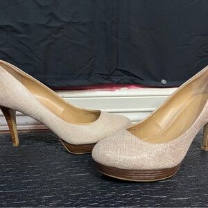 Tahari Beige High Heels
